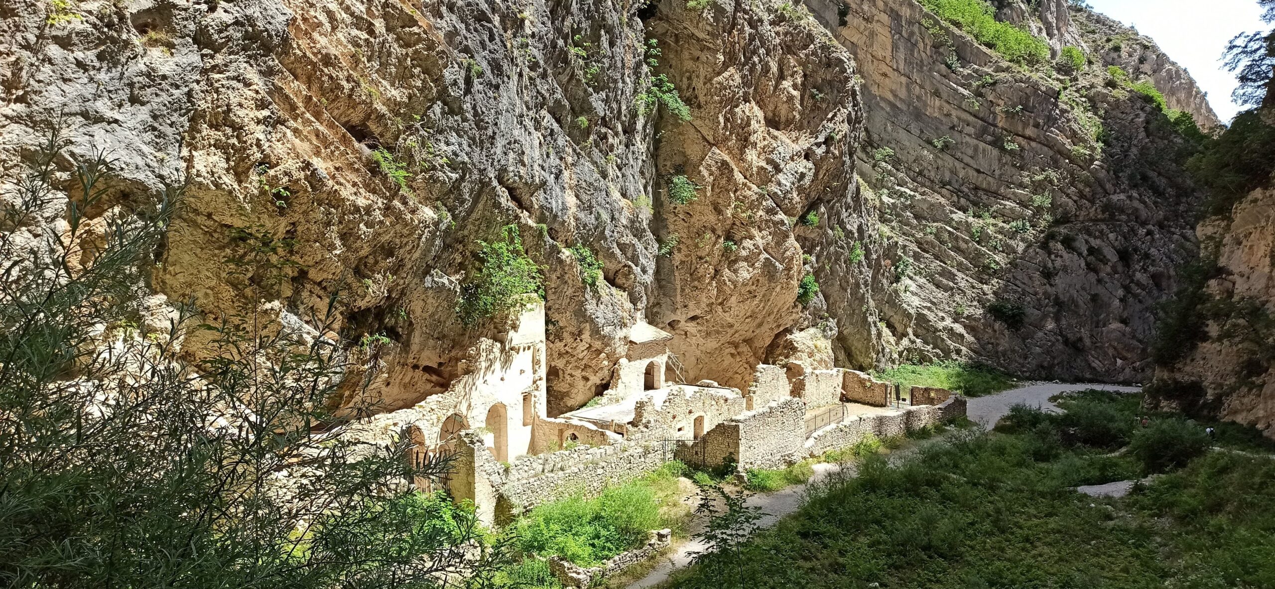 Gole ed eremo di Fara San Martino da visitare in Abruzzo vicino al b&b vegan Bel campà